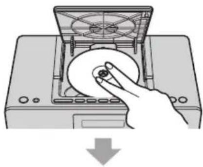 PANASONIC RXD70BT - Insertion d'un CD - 2