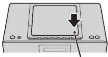 PANASONIC RXD70BT - Vlozeni disku CD - 1