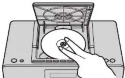 PANASONIC RXD70BT - Isaettelse af en CD - 3