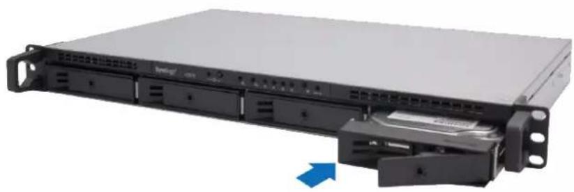 SYNOLOGY RS819 - Installation des disques - 4