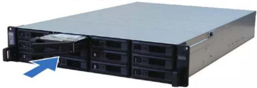 SYNOLOGY SA3400 - Installation des disques - 4