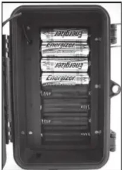 BUSHNELL Trophy Cam 119436 - Loading Batteries - 1
