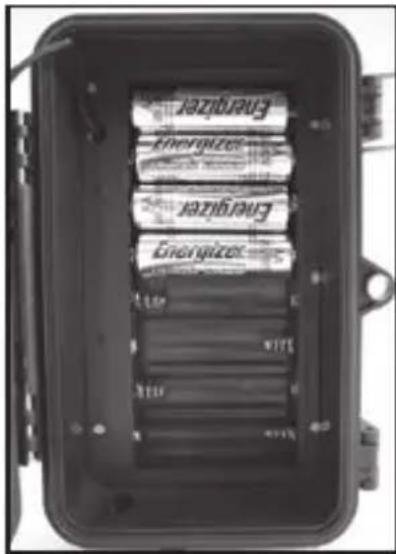 BUSHNELL Trophy Cam 119436 - Mise en place des piles - 1