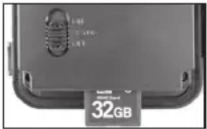 BUSHNELL Trophy Cam 119446 - Inserting the SD Card - 1