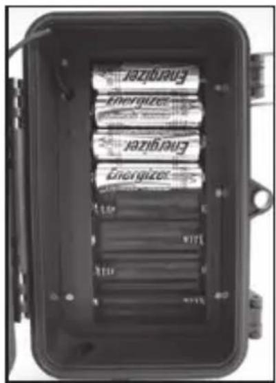 BUSHNELL Trophy Cam 119456 - Einlegen der Batterien - 1