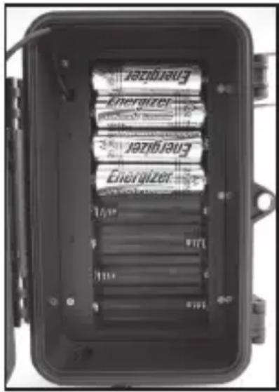 BUSHNELL Trophy Cam 119636 - Mise en place des piles - 1