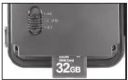 BUSHNELL Trophy Cam Essential - Inserting the SD Card - 1