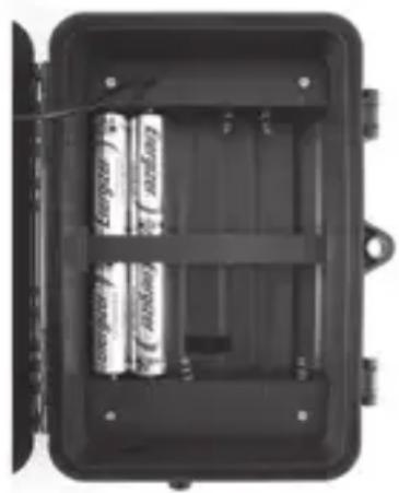 BUSHNELL Trophy Cam HD Max - Loading Batteries - 2