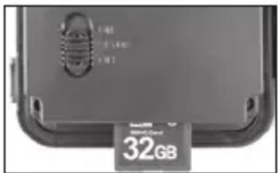 BUSHNELL Trophy Cam HD Max - Inserting the SD Card - 1
