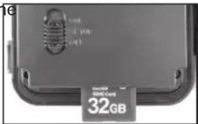 BUSHNELL Trophy Cam HD Agressor - Insertar una tarjeta SD - 1