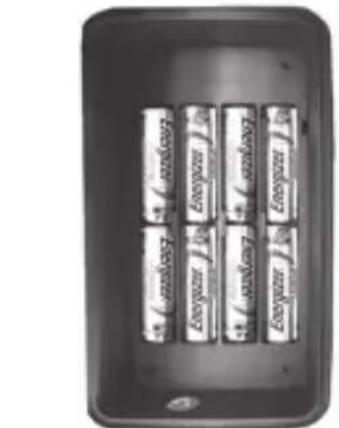 BUSHNELL Trophy Cam HD Agressor - Loading Batteries - 1