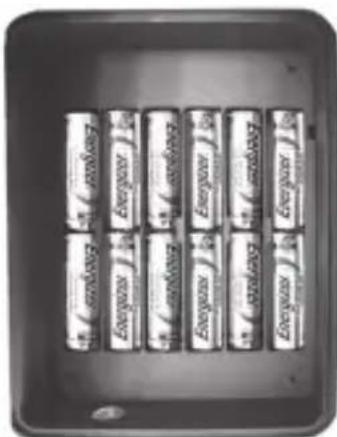 BUSHNELL Trophy Cam HD Agressor - Loading Batteries - 2