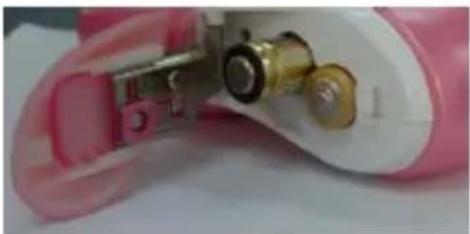 INGO Hello Kitty PKC002L - Installation des piles - 1
