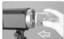 GODOX Witstro AD400 Pro - Fixation du tube flash - 2
