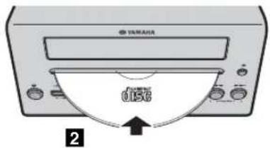 YAMAHA MCRB043DAB - Lyssna pa en CD - 2
