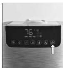 Solis Ultrasonic Pure 7217 - ONTKALKINGSPATROON PLAATSEN EN WATER IN HET RESERVOIR Gieten - 8