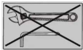 TUNTURI Home Gym HG40 - Serrer les écrous et les boulons/vis - 2