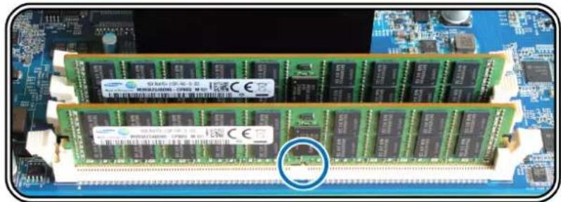 SYNOLOGY FS3400 - Pour installer le module de RAM : - 3