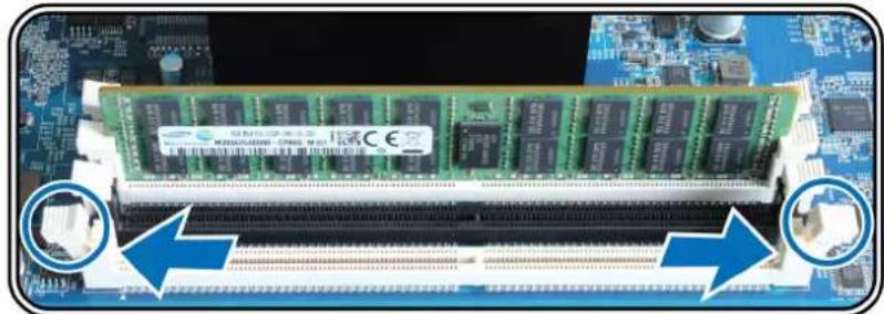 SYNOLOGY FS3400 - Pour installer le module de RAM : - 2