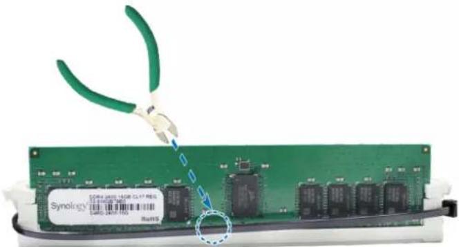 SYNOLOGY FS3400 - Pour installer le module de RAM : - 6