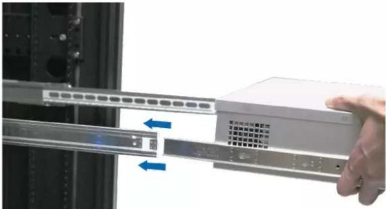 SYNOLOGY FS3400 - Pour installer le kit de rails : - 4