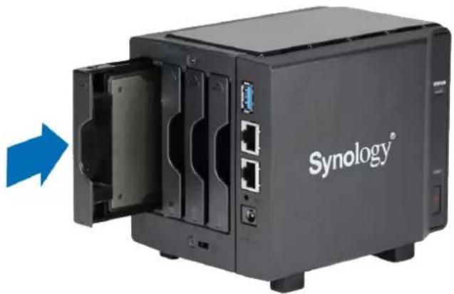 SYNOLOGY DS419slim - Installation des disques - 3