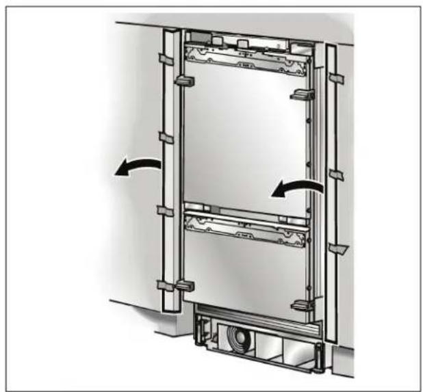 GAGGENAU Vario RB 491 700 - Pushing the appliance into the installation cavity - 5