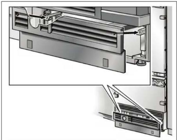 GAGGENAU Vario RB 491 700 - Attaching the toe kick panel - 2
