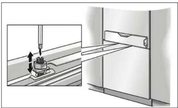 GAGGENAU Vario RB 491 700 - Fixation et alignment de la porte de meuble (compartmentnéglélateur) - 1