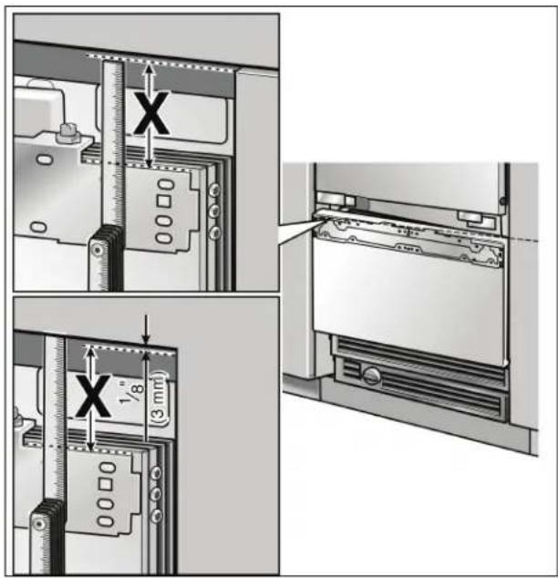 GAGGENAU Vario RB 491 700 - Montaje del riel de ajuste en la puerta del mueble (compartimento de congelacion) - 1