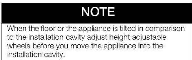 GAGGENAU Vario RB 491 700 - Pushing the appliance into the installation cavity - 3