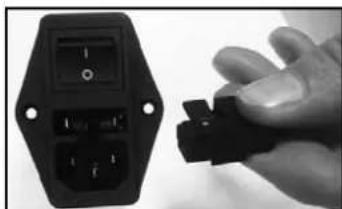 SUPRA LENI 9 - Remplacement des fusibles de la prise - 1