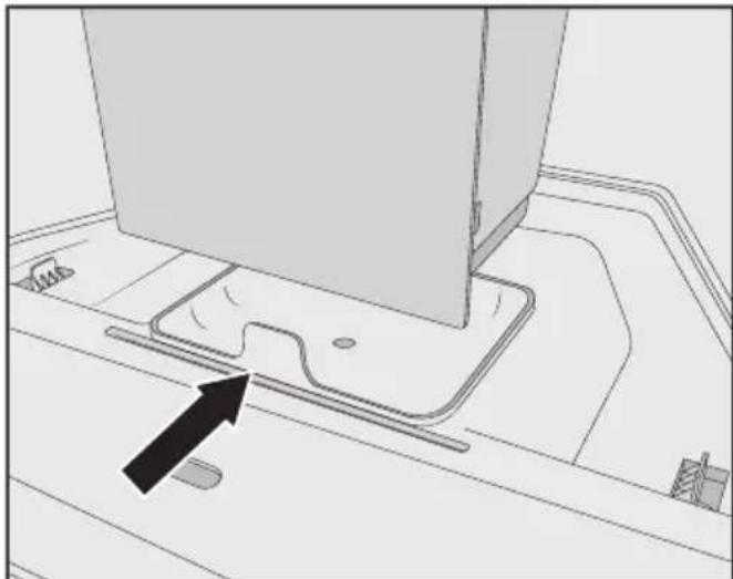 MIELE CVA 7845 - Remonter le bac d'égoutage - 2