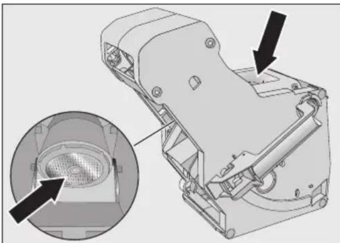 MIELE CVA 7440 - Nettoyer l'unité de percolation et l'intérieur - 1