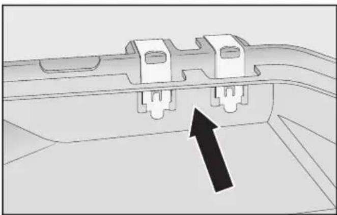 MIELE CVA 7440 - Nettoyer les contacts du bac d'égoutage - 1