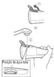 PANASONIC EW1511 - Encha o depósito de água com água. - 1