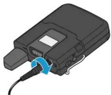 SENNHEISER SKM AVX835S - Raccorder le micro cravate à l'émetteur de poche - 2
