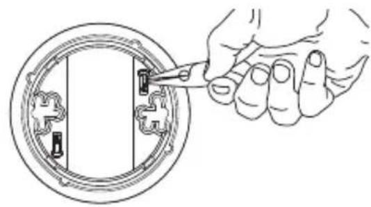 ANGELEYE SCO5AECE - HET BATTERIJCOMPARTIMENT VERGRENDELEN - 2
