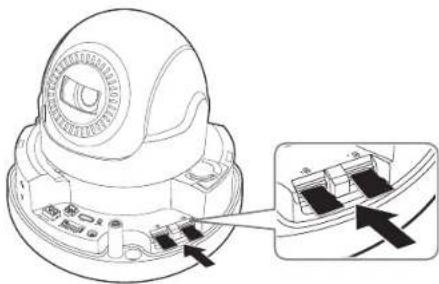 Hanwha XND6085 - Insertion d'une carte mémoire Micro SD - 1