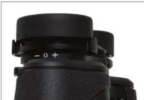CELESTRON SkyMaster Pro 20x80 - ADJUSTING THE INTERPUPILLARY DISTANCE - 3