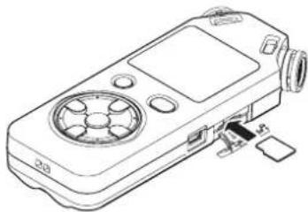 TASCAM DR05X - Inserimento di una card - 1