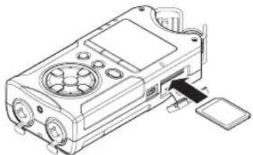 TASCAM DR40X - Inserting a card - 1