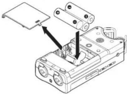 TASCAM DR40X - Installing batteries - 1