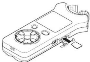 TASCAM DR07X - Установка карты памяти - 1