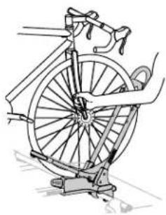 Yakima FrontLoader - - VERIFIqUE qQUE LA RUEDA DELANTERA ESTÁ BIEN ASEGURADA. - 1