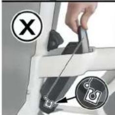 Urban Arrow Shorty - Einsetzen und Entfernen des E-Bike-Akkus in die bzw. aus der Akkuhalterung - 9