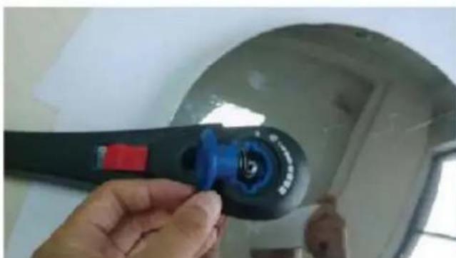Orbegozo HP 8006 - Removing the Pressure Valve - 3
