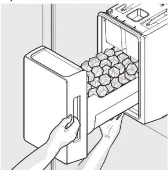 ELECTROLUX LLT9VB52U - Poista ja tyhjennä jäalokero,   jos: - 1