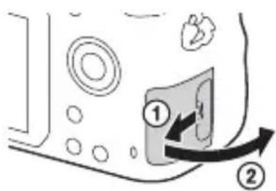 SONY Alpha ILCA68K - Inserir a bateria/cartão de memória (vendido separatamente) - 4