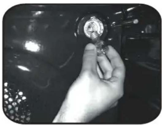 HOOVER HOZ7173IN WI - REMPLACEMENT DE L'AMPOULE - 1